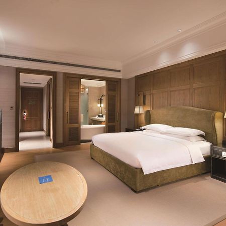 Hilton Wenan Hotel Langfang Bagian luar foto