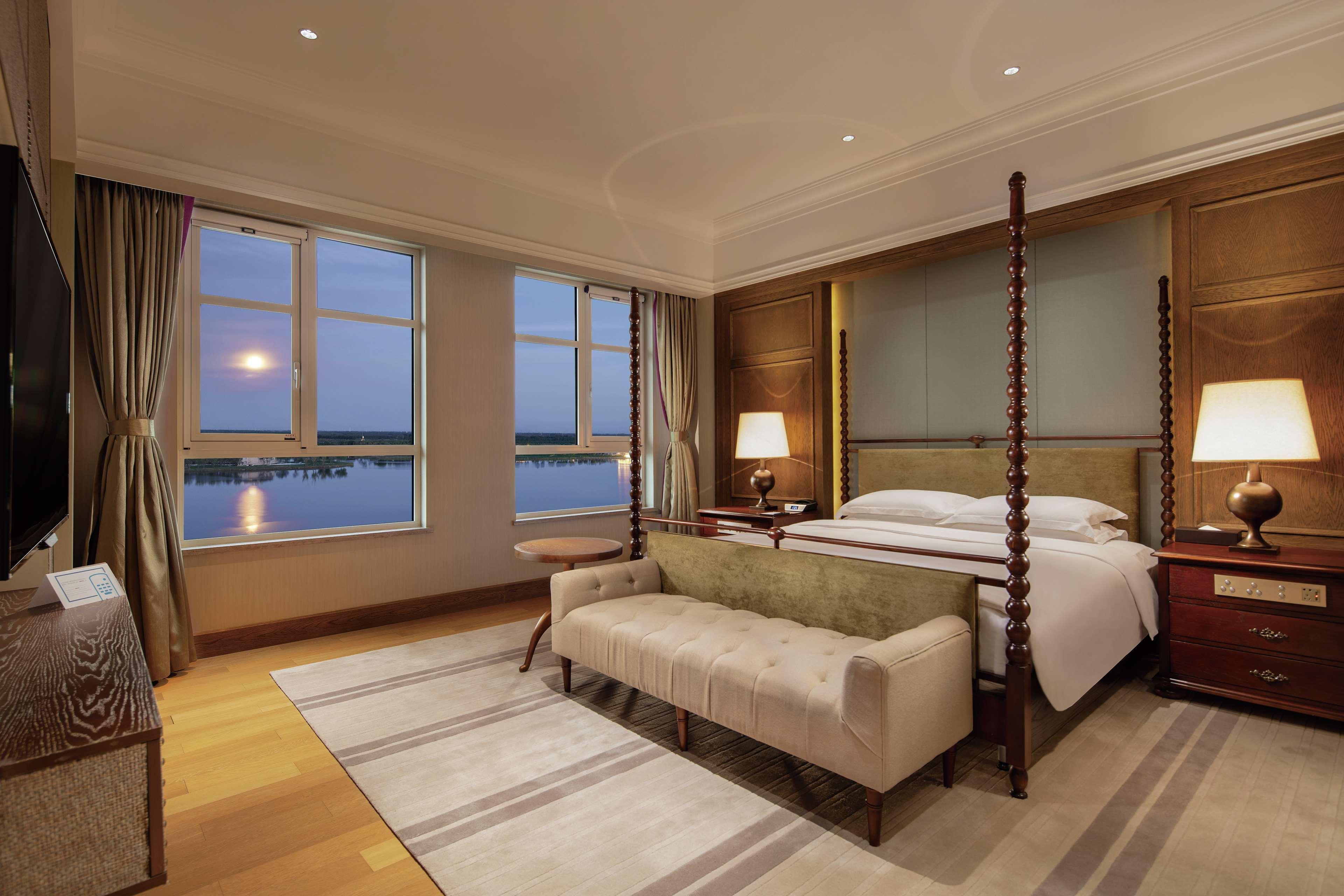 Hilton Wenan Hotel Langfang Bagian luar foto