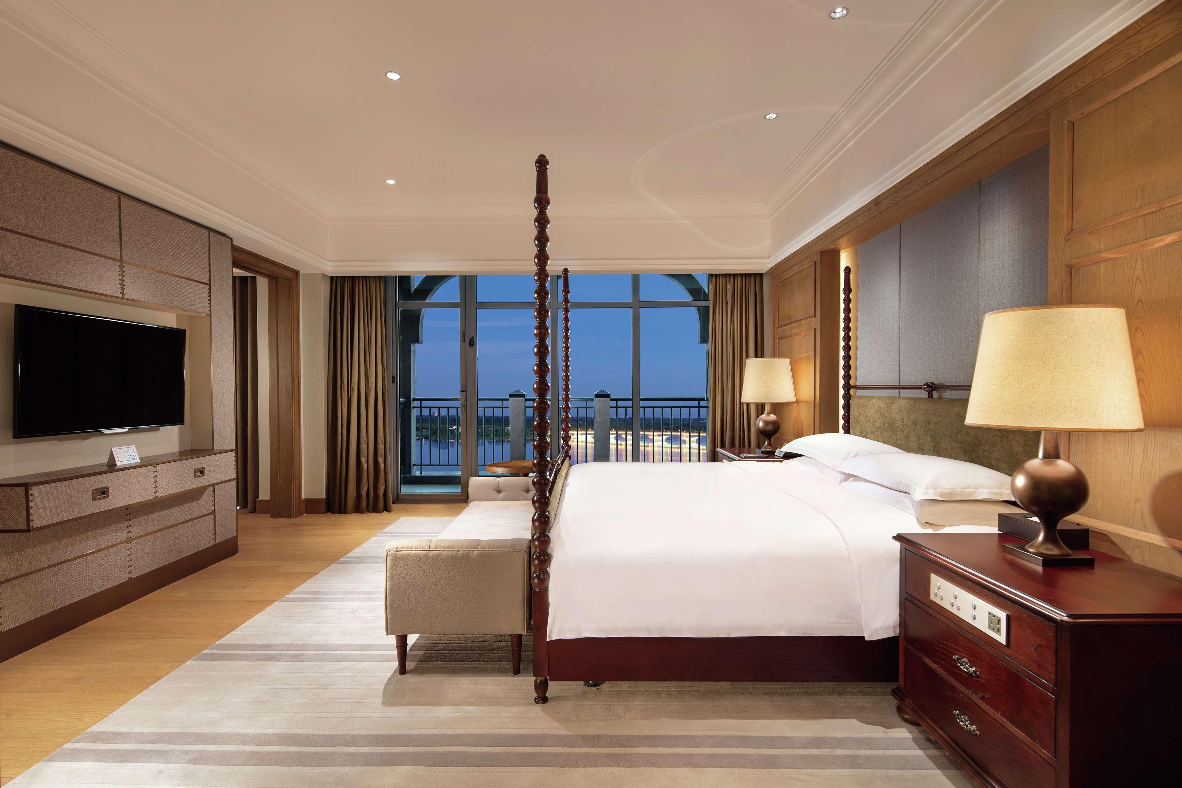 Hilton Wenan Hotel Langfang Bagian luar foto