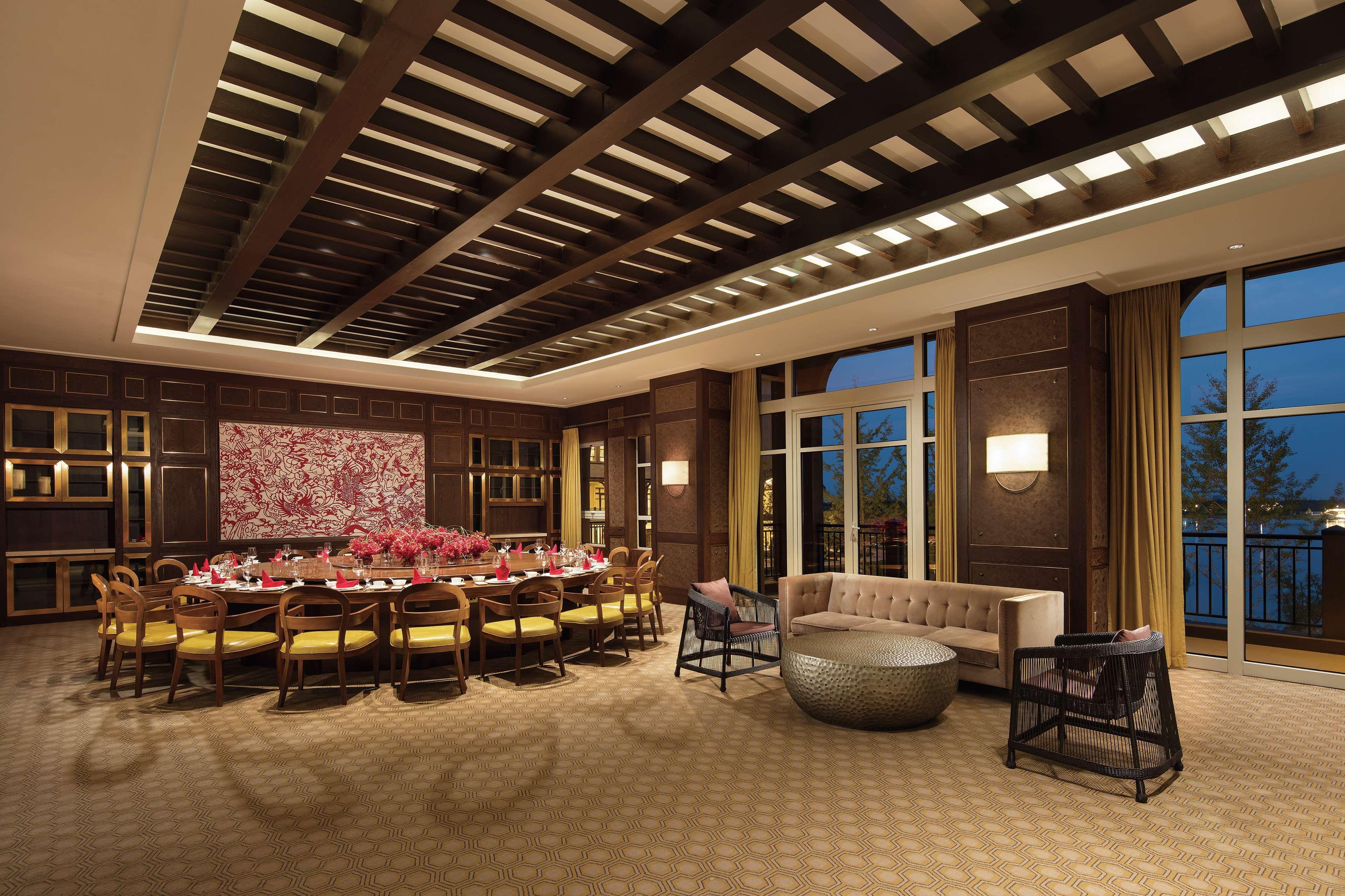 Hilton Wenan Hotel Langfang Bagian luar foto