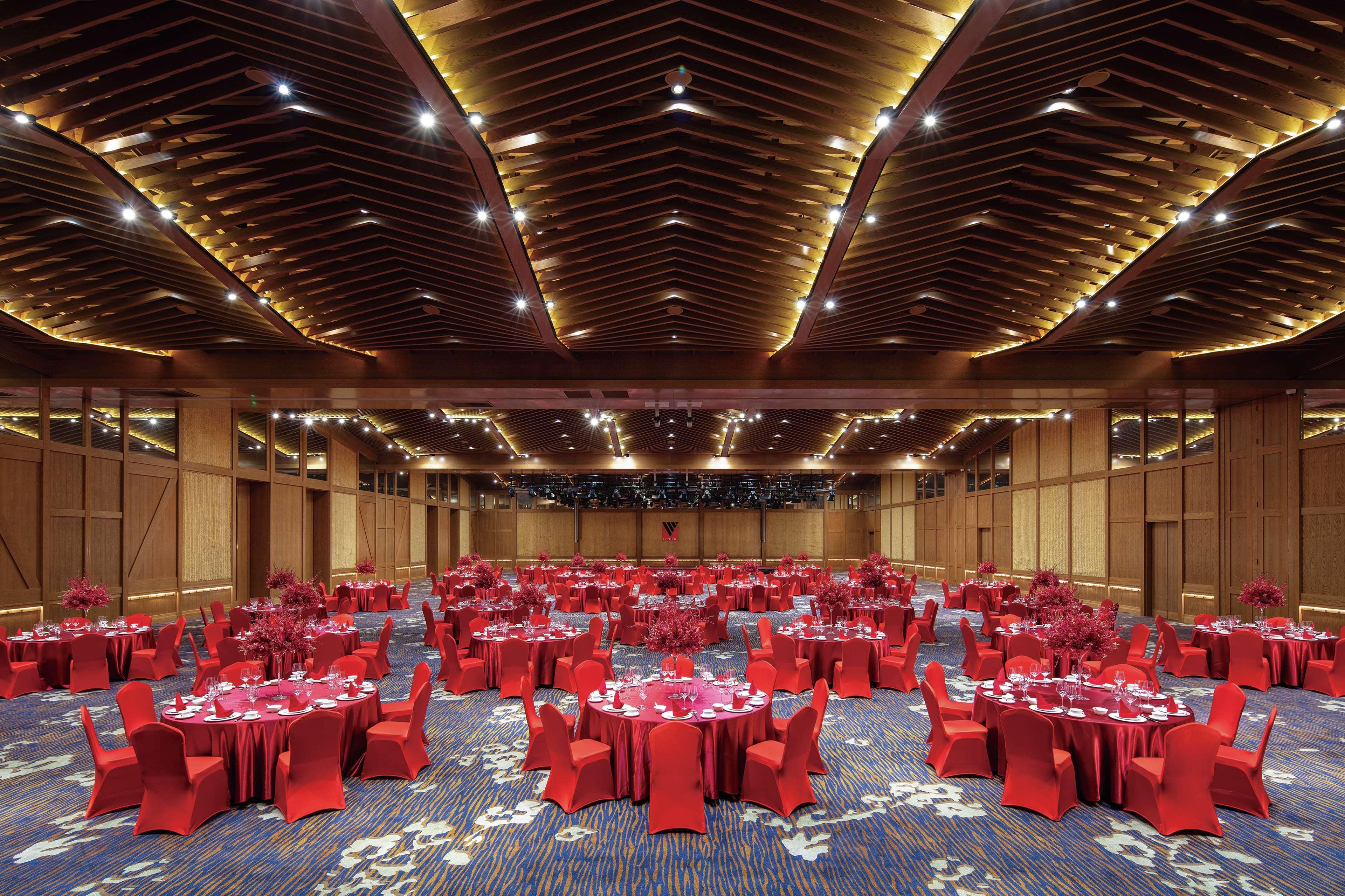Hilton Wenan Hotel Langfang Bagian luar foto