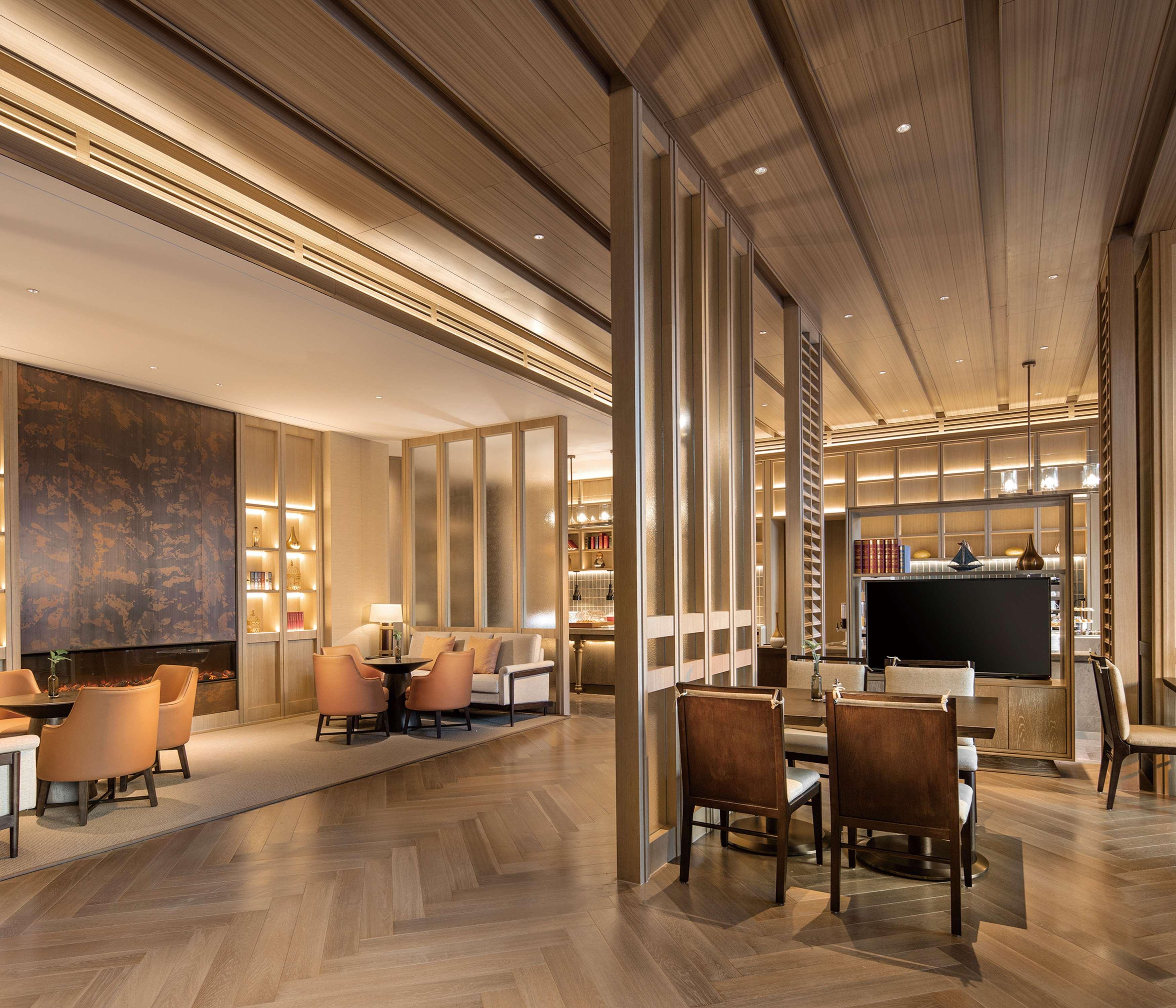 Hilton Wenan Hotel Langfang Bagian luar foto