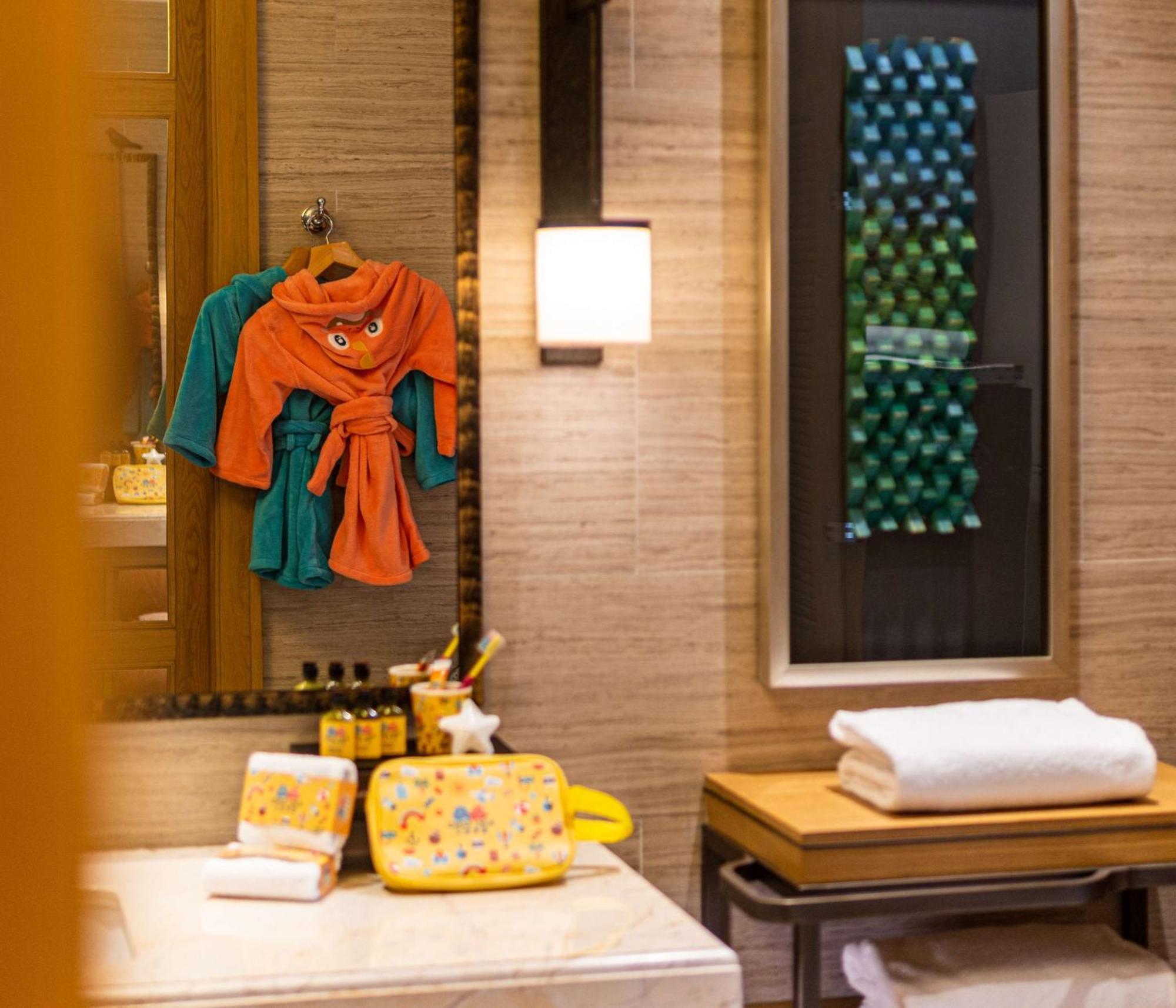 Hilton Wenan Hotel Langfang Bagian luar foto